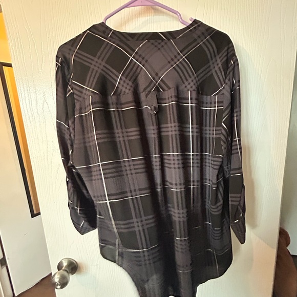 torrid Black and Gray Plaid V-Neck Tunic - Picture 2 of 3
